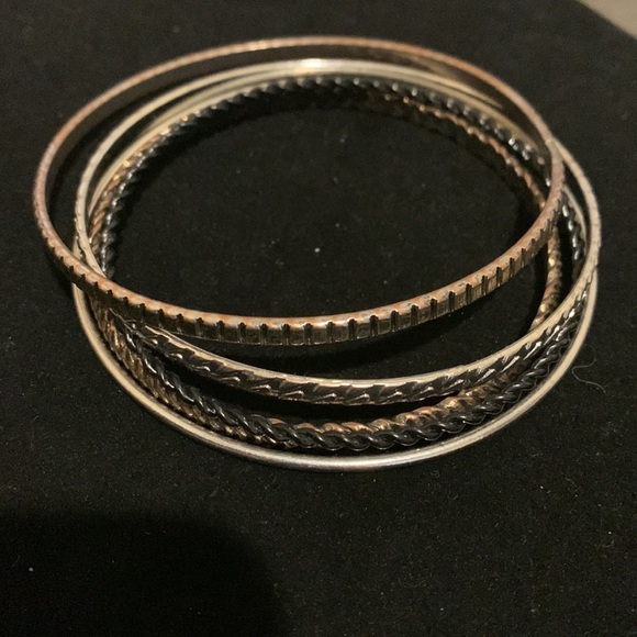 ♥️ Sale 3for$15! Lot of 7 bracelets. 5 bangles and 2 faux leather - Picture 2 of 7